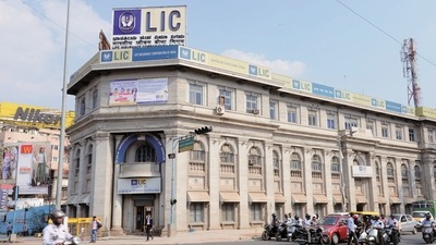 The LIC said that it settled 229.15 lakhs claims amounting to Rs. 147,754 crores in 2020-21. (Hemant Mishra/Mint)