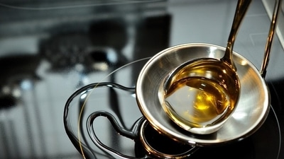 Limit the intake of oil to half kg per person per month. Prefer using blends of oil in weekly rotation as the content of PUFA, MUFA and SAFA varies in each oil. (Pixabay) Limit the intake of oil to half kg per person per month. Prefer using blends of oil in weekly rotation as the content of PUFA, MUFA and SAFA varies in each oil. (Pixabay)