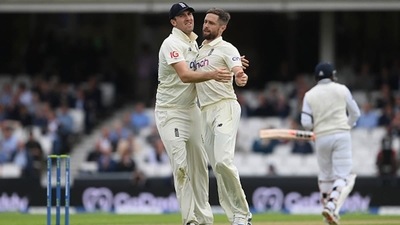 Woakes thwarted away India's ploy of promoting Ravindra Jadeja up the order by dismissing the all-rounder after lunch. Woakes thwarted away India's ploy of promoting Ravindra Jadeja up the order by dismissing the all-rounder after lunch.