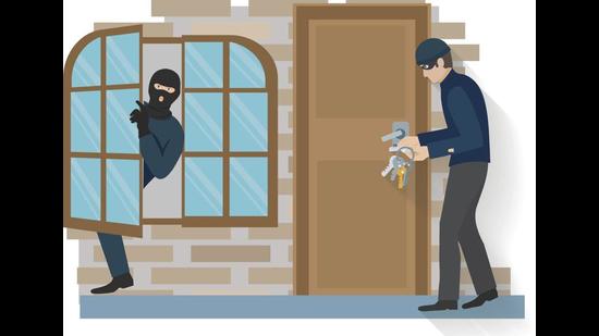 PS Bedi of Sector 8, reported that ₹4.5 lakh and some jewellery were stolen from his house while he was away at Bangalore from August 15 to 31. (Getty Images/iStockphoto)
