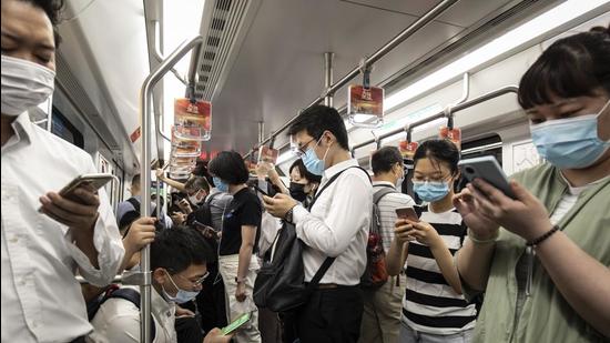 A “patriotic atmosphere” should be cultivated and propagated in entertainment shows, China’s National Radio and Television Administration (NRTA) said in a notice. (Bloomberg) A “patriotic atmosphere” should be cultivated and propagated in entertainment shows, China’s National Radio and Television Administration (NRTA) said in a notice. (Bloomberg)