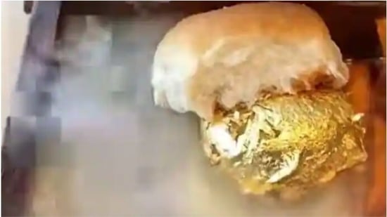 The gold Vada Pav being served at O'Pao restaurant in Dubai.(Courtesy: Instagram)