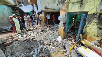 The local police and Bhiwandi disaster management team reached the spot and have initiated the demolition of the structure. (HT Photo)