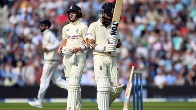 UK, Sept 03 (ANI): England's Moeen Ali returns to the pavilion after being dismissed by England's Moeen Ali during of 2nd day of the Fourth Test match between England and India at The Kia Oval in London on Friday. (ANI) UK, Sept 03 (ANI): England's Moeen Ali returns to the pavilion after being dismissed by England's Moeen Ali during of 2nd day of the Fourth Test match between England and India at The Kia Oval in London on Friday. (ANI)