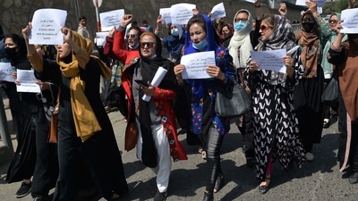 Afghan women take part in a protest march for their rights under the Taliban rule in the downtown area of Kabul on September 3, 2021. (AFP Photo) Afghan women take part in a protest march for their rights under the Taliban rule in the downtown area of Kabul on September 3, 2021. (AFP Photo)