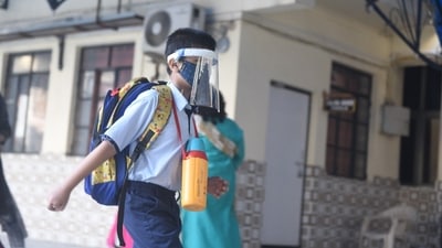 A parent was apprehensive and said that she will immediately stop sending her son to the school if she sees Covid cases rising again. (HT Photo/Deepak Gupta) A parent was apprehensive and said that she will immediately stop sending her son to the school if she sees Covid cases rising again. (HT Photo/Deepak Gupta)