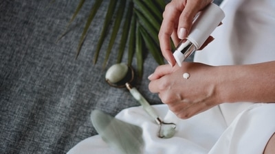 If you are confused about what ingredients to look for before purchasing a product then here's a list of ingredients and their benefits on the skin. (Unsplash) If you are confused about what ingredients to look for before purchasing a product then here's a list of ingredients and their benefits on the skin. (Unsplash)