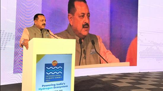 Science and technology minister Jitendra Singh at a climate summit organised by the PHD Chamber of Commerce and Industry. (Twitter/@DrJitendraSingh)