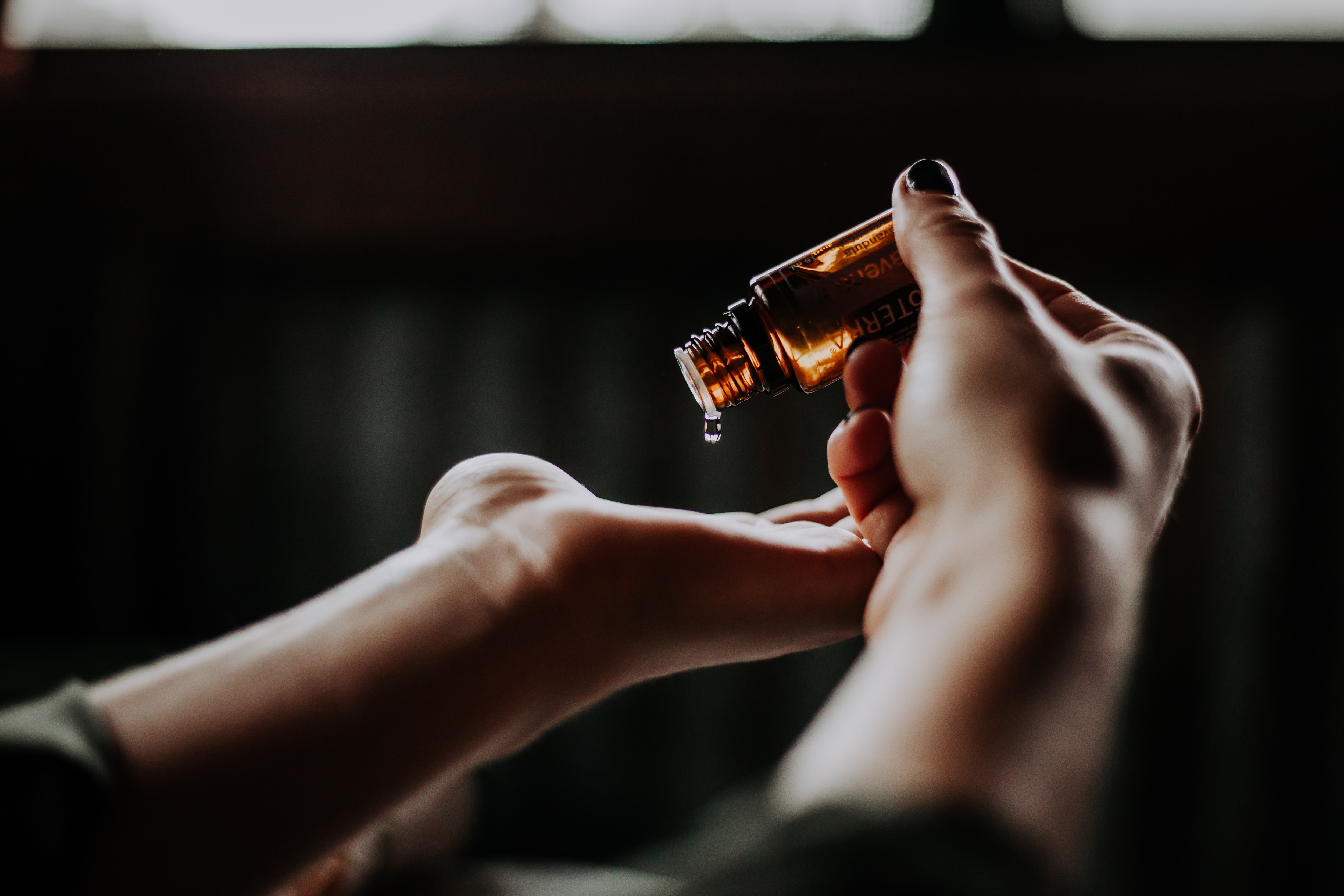 Hyaluronic Acid (HA): This ingredient is already present in the skin but starts diminishing with age. It is believed to 'reverse' ageing and is known to cushion and lubricate. It does not just help treat wrinkles but also provides hydration and firmness. (Unsplash)