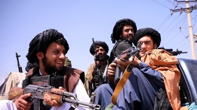 &nbsp;Taliban forces patrol in front of the Hamid Karzai International Airport in Kabul, Afghanistan, on September 2, 2021.&nbsp; (File Photo / REUTERS)