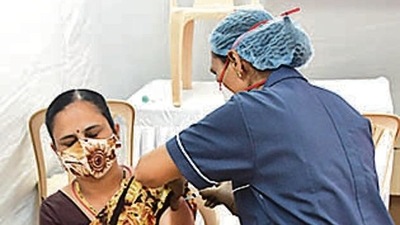 So far, 9,802,995 beneficiaries have been given at least one dose of Covid-19 vaccine in Mumbai. (HT Photo ) So far, 9,802,995 beneficiaries have been given at least one dose of Covid-19 vaccine in Mumbai. (HT Photo )