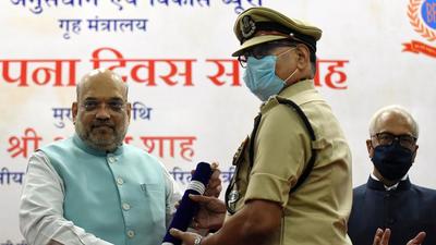 Union home minister Amit Shah felicitates police personnel during the 51st Foundation Day celebration of the Bureau of Police Research and Development, in New Delhi on Saturday. (ANI) Union home minister Amit Shah felicitates police personnel during the 51st Foundation Day celebration of the Bureau of Police Research and Development, in New Delhi on Saturday. (ANI)