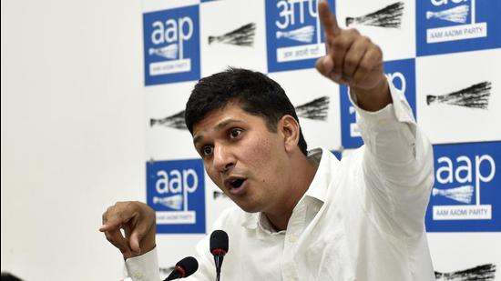 AAP MLA Saurabh Bhardwaj said preparations are underway to auction the hospitals. (Mohd Zakir/HT PHOTO) AAP MLA Saurabh Bhardwaj said preparations are underway to auction the hospitals. (Mohd Zakir/HT PHOTO)