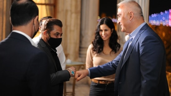Salman Khan and Katrina Kaif with Turkish minister. Salman Khan and Katrina Kaif with Turkish minister.