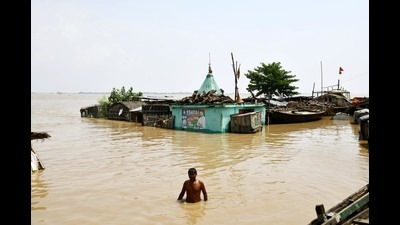Besides affecting 1.99 million people in 15 districts (September 3), this year’s flooding is emerging as a flashpoint between the Janata Dal (United) and the Bharatiya Janata Party (BJP), in the backdrop of enhanced tensions within the ruling alliance in Bihar. The maximum affected was on August 30 (17 districts and 3.1 million people). (Santosh Kumar/HT) Besides affecting 1.99 million people in 15 districts (September 3), this year’s flooding is emerging as a flashpoint between the Janata Dal (United) and the Bharatiya Janata Party (BJP), in the backdrop of enhanced tensions within the ruling alliance in Bihar. The maximum affected was on August 30 (17 districts and 3.1 million people). (Santosh Kumar/HT)