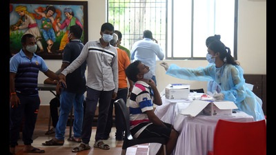 Of the state’s 52,025 active patients, 37,897 (72.84%) are from five districts — Pune, Thane, Satara, Ahmednagar and Mumbai. (Satish Bate/HT) Of the state’s 52,025 active patients, 37,897 (72.84%) are from five districts — Pune, Thane, Satara, Ahmednagar and Mumbai. (Satish Bate/HT)