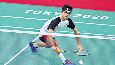 Suhas Yathiraj competed with world no 1 Lucas Mazur from France in the Badminton Men's Singles SL4 gold medal match in the Tokyo Paralympics on Sunday (Kiyoshi Ota/Getty Images) Suhas Yathiraj competed with world no 1 Lucas Mazur from France in the Badminton Men's Singles SL4 gold medal match in the Tokyo Paralympics on Sunday (Kiyoshi Ota/Getty Images)