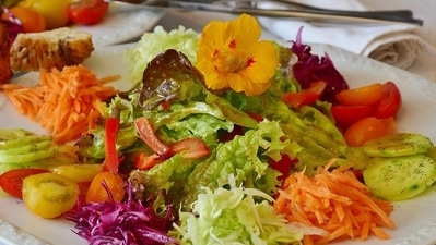 Extra crunch can be brought with fresh cut cucumber, carrots, tomatoes, onion slices, beetroot or combination of a few. Pickled cucumber and onions add crunch and tang. Try cutting the cucumber and carrots in noodle-like fashion. They are fun to eat. (Pixabay)