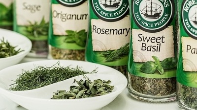 Herbs are a very important garnish. Use all fresh herbs available. If not dried ones are equally good. (Pixabay)