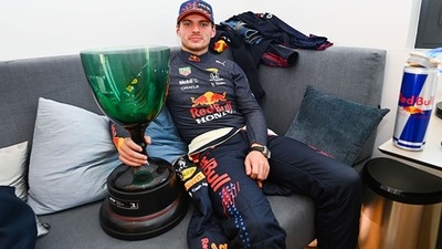 Race winner Max Verstappen of Netherlands and Red Bull Racing poses for a photo with his trophy. (Getty) Race winner Max Verstappen of Netherlands and Red Bull Racing poses for a photo with his trophy. (Getty)