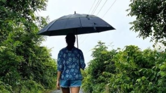 Samantha's me-time also included long walks in rain in the countryside.