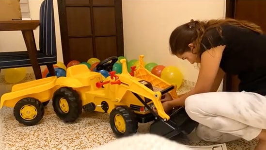 Mira Rajput worked on Zain's JCB for two hours.