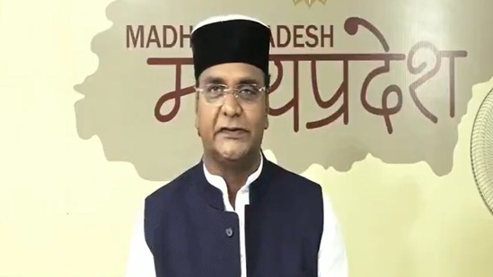 “We will educate them about the Indian tradition and ideology through the life and deeds of famous personalities,” state education minister Vishwas Sarang said.(Twitter/@VishvasSarang) “We will educate them about the Indian tradition and ideology through the life and deeds of famous personalities,” state education minister Vishwas Sarang said.(Twitter/@VishvasSarang)