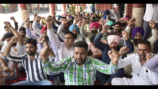 Ludhiana: Contractual staff announce indefinite strike, bus services to be  hit - Hindustan Times