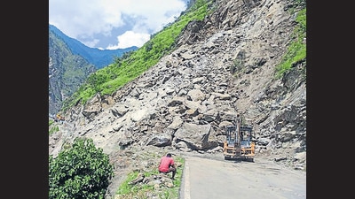 Debris from the landslide on the Shimla-Kinnaur highway near Jeori in Rampur is being removed to restore traffic. (HT Photo) Debris from the landslide on the Shimla-Kinnaur highway near Jeori in Rampur is being removed to restore traffic. (HT Photo)