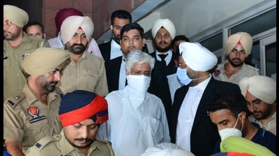 Former PUnjab DGP Sumedh Singh Saini has been issued notice for September 14. (HT Photo)