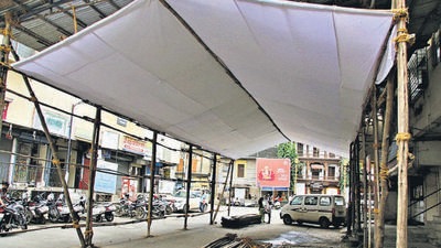PMC’s encroachment department is handing out on-the-spot permissions to Ganesh mandals in Pune. The 10-day Ganesh festival this year begins on September 10, Ganesh Chathurthi. (Ravindra Joshi/HT PHOTO)