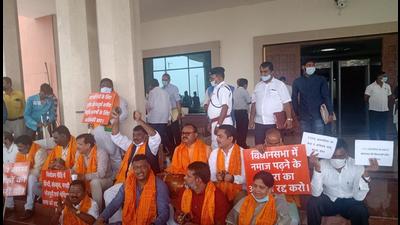 BJP MLAs protest against the Namaz room allocation at Jharkhand assembly in Ranchi Monday. (HT Photo) BJP MLAs protest against the Namaz room allocation at Jharkhand assembly in Ranchi Monday. (HT Photo)