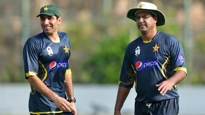 Pakistan head coach Misbah-ul-Haq (L) and bowling coach Waqar Younis step down from their respective posts (Getty)