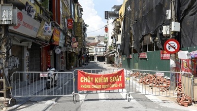 Vietnam has been one of the world's coronavirus success stories, thanks to targeted mass testing, aggressive contact tracing, tight border restrictions and strict quarantine. REUTERS/Stringer