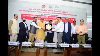 State minister for horticulture and agriculture marketing, Sriram Chauhan, was addressing the gathering at an awareness programme organised by the Uttar Pradesh chapter of PHD Chamber of Commerce and Industry (HT Photo) State minister for horticulture and agriculture marketing, Sriram Chauhan, was addressing the gathering at an awareness programme organised by the Uttar Pradesh chapter of PHD Chamber of Commerce and Industry (HT Photo)