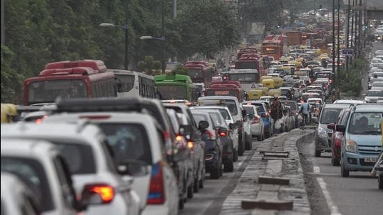 New Delhi, India - September 04, 2021: Traffic congestion at Ashram Chowk due to the ongoing construction work, in New Delhi, India, on Saturday, September 04, 2021. (Photo by Sanchit Khanna/ Hindustan Times)