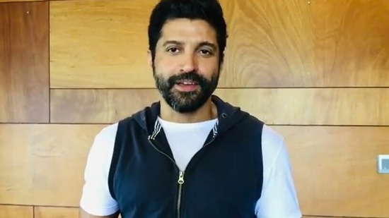 Farhan Akhtar will take on troll comments in the new episode of Pinch.