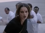 Kangana Ranaut in the J Jayalalithaa assault scene from Thalaivii. Kangana Ranaut in the J Jayalalithaa assault scene from Thalaivii.