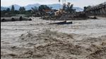 The strong current of the Jakhan river washed away the temporary bridge on Dehradun-Rishikesh route. (HT Photo)