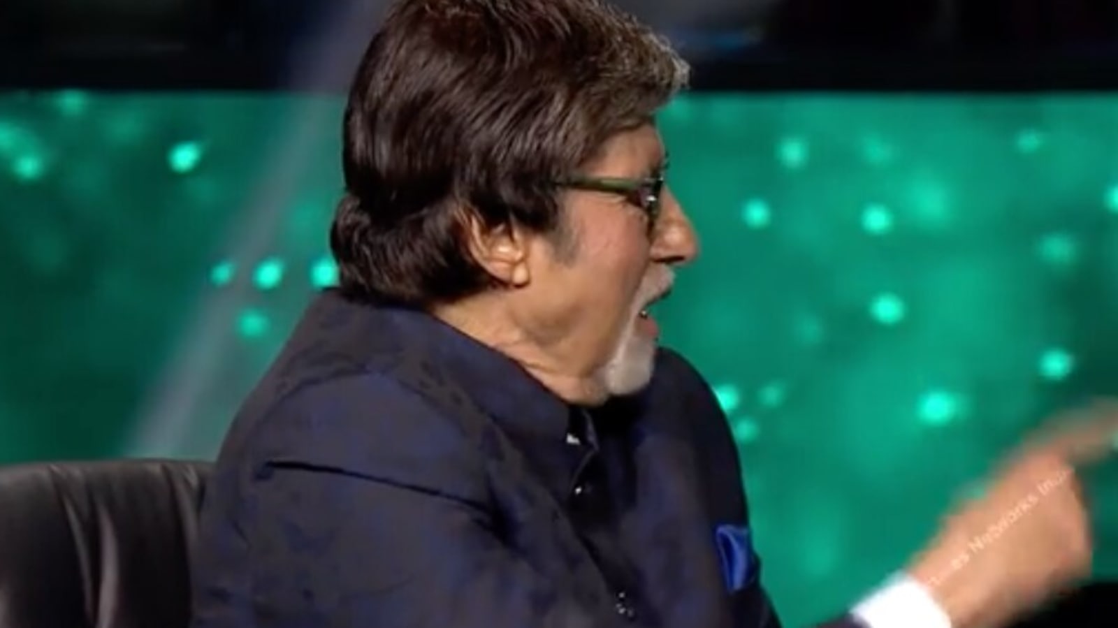 Offended Amitabh Bachchan says ‘gaadi mangwao mujhe jaana hai’ as Farah Khan calls veg biryani a hoax. Watch