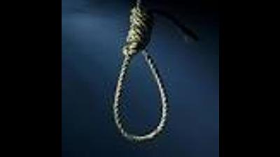 The victim had returned to her maternal home in Phagwara with her daughters, but her in-laws took them back to Ludhiana on September 2. Later, she committed suicide. It has been alleged that her husband was not actually missing, but in hiding. (Representative Image/HT File)