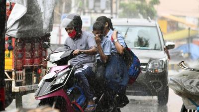 Heavy rain lashed Digha in Patna on Tuesday. (Santosh Kumar/HT Photo) Heavy rain lashed Digha in Patna on Tuesday. (Santosh Kumar/HT Photo)