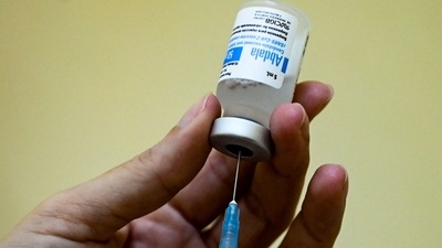 A nurse prepares a dose of the Abdala Covid-19 vaccine in Havana. (AFP) A nurse prepares a dose of the Abdala Covid-19 vaccine in Havana. (AFP)