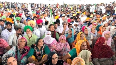Farmers attend a Kisan Mahapanchayat in Karnal on Tuesday.&nbsp; (ANI)