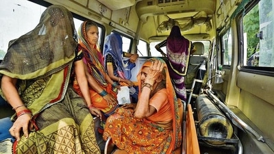 Women rest in an ambulance stationed for emergency cases in Mathura’s Koh on Tuesday. (HT Photo) Women rest in an ambulance stationed for emergency cases in Mathura’s Koh on Tuesday. (HT Photo)