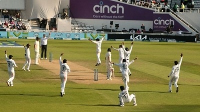 India beat England by 157 runs at The Oval to go up 2-1 in the series (Dinesh Karthik / Twitter)