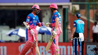 'Can't wait to implement Sachin Tendulkar's tips in my game': Yashasvi Jaiswal (L) ((ANI Photo/IPL Twitter))