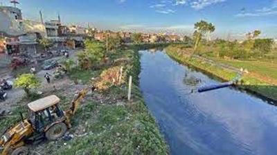Mayor Sandhu said that directions had been issued to superintending engineer Parveen Singla to expedite the project of covering the nullah and resolve the issues regarding the overflowing sewer lines in Ludhiana. (Representative Image/HT File) Mayor Sandhu said that directions had been issued to superintending engineer Parveen Singla to expedite the project of covering the nullah and resolve the issues regarding the overflowing sewer lines in Ludhiana. (Representative Image/HT File)