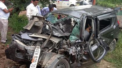 The impact of the accident was so fierce that the mangled remains of the Maruti Alto car were barely recognisable. (HT Photo/Shakib Ali)
