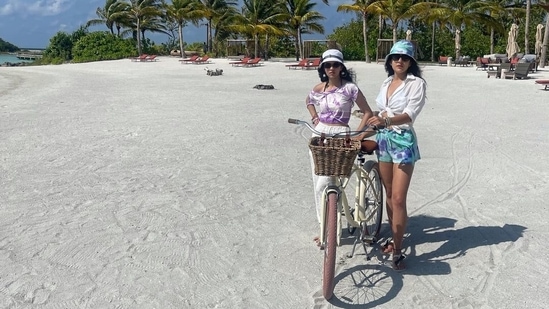 From increasing cardiovascular fitness to muscle strength and flexibility, cycling is a cardio workout that reaps innumerable benefits(Instagram/saraalikhan95)